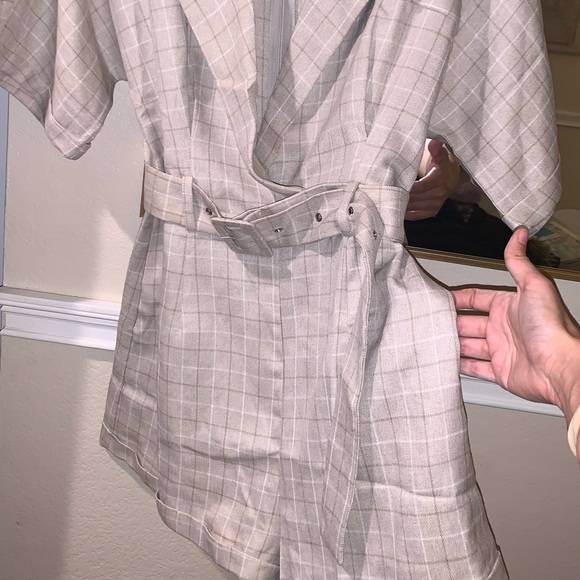 New Romper with belt - Picture 2 of 4